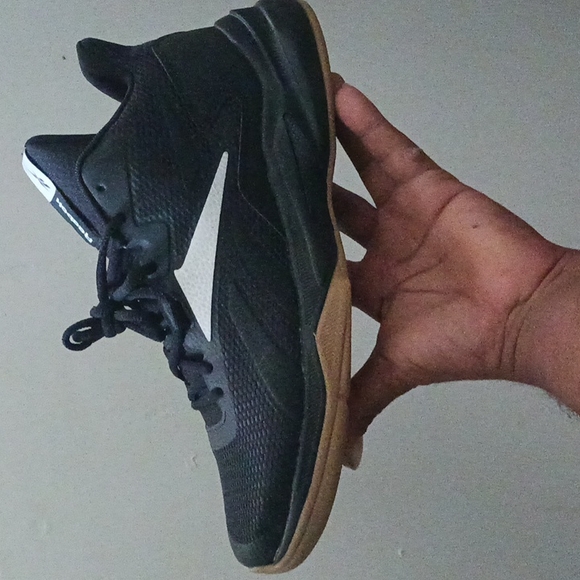 Brand new reebok size 10 all black $65. shoe - Picture 3 of 4